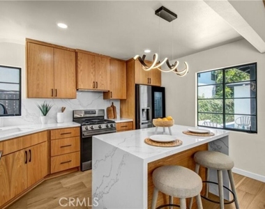 4038 Denny Avenue - Photo Thumbnail 6