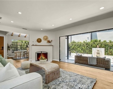 4038 Denny Avenue - Photo Thumbnail 8