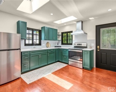 4038 Denny Avenue - Photo Thumbnail 29