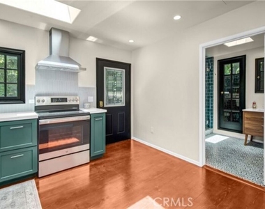 4038 Denny Avenue - Photo Thumbnail 30