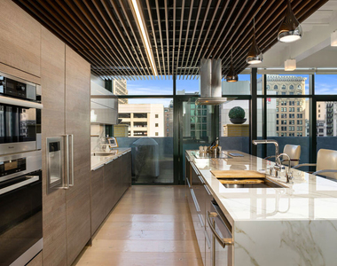 353 S Broadway - Photo Thumbnail 3