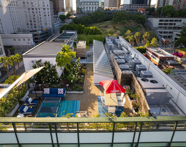 353 S Broadway - Photo Thumbnail 2