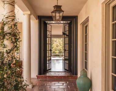 115 N Carolwood Drive - Photo Thumbnail 6
