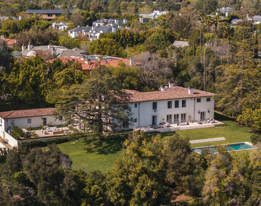 115 N Carolwood Drive - Photo Thumbnail 2