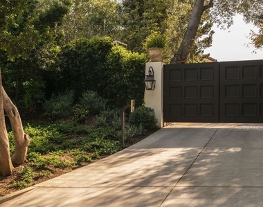 115 N Carolwood Drive - Photo Thumbnail 59
