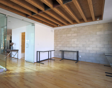 6615 Melrose Avenue - Photo Thumbnail 2