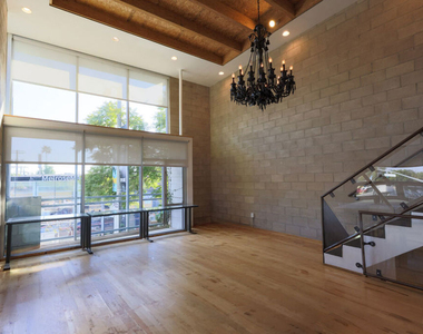 6615 Melrose Avenue - Photo Thumbnail 12