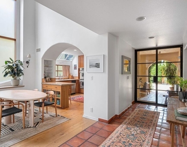 4370 Hillview Dr - Photo Thumbnail 4