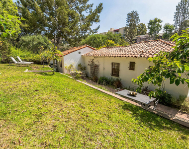 451 Veteran Avenue - Photo Thumbnail 28