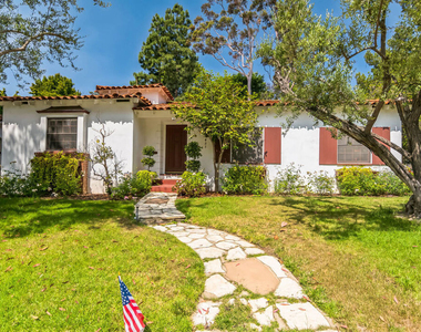 451 Veteran Avenue - Photo Thumbnail 3