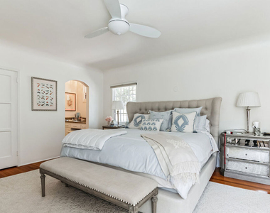 451 Veteran Avenue - Photo Thumbnail 13