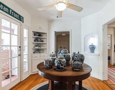 451 Veteran Avenue - Photo Thumbnail 19