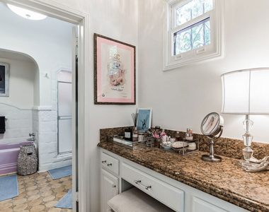 451 Veteran Avenue - Photo Thumbnail 17