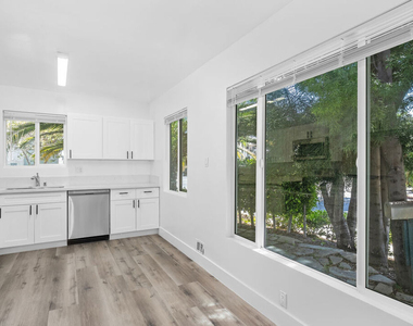 739 Westbourne Drive - Photo Thumbnail 7