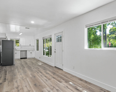 739 Westbourne Drive - Photo Thumbnail 10
