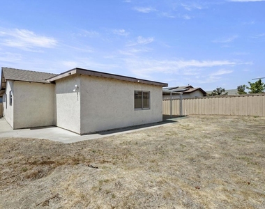 10625 Amantha Ave - Photo Thumbnail 20