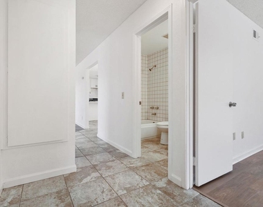 10625 Amantha Ave - Photo Thumbnail 14
