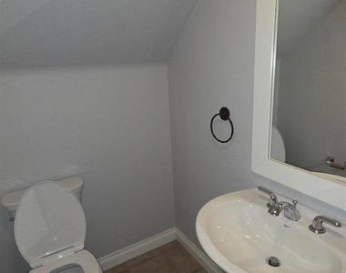 907 Mira Lago Way - Photo Thumbnail 11