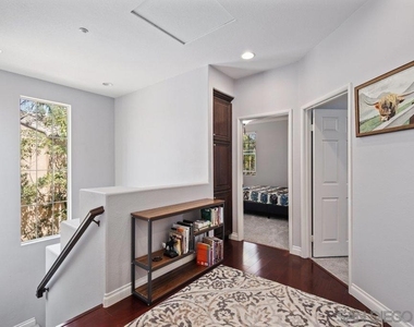907 Mira Lago Way - Photo Thumbnail 12