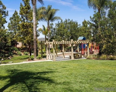 907 Mira Lago Way - Photo Thumbnail 26