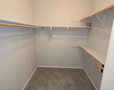 907 Mira Lago Way - Photo Thumbnail 15