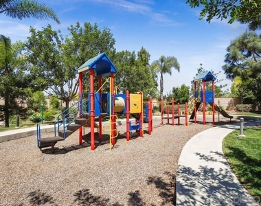 907 Mira Lago Way - Photo Thumbnail 28