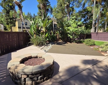 907 Mira Lago Way - Photo Thumbnail 8
