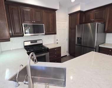 907 Mira Lago Way - Photo Thumbnail 2