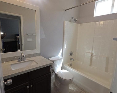 907 Mira Lago Way - Photo Thumbnail 22