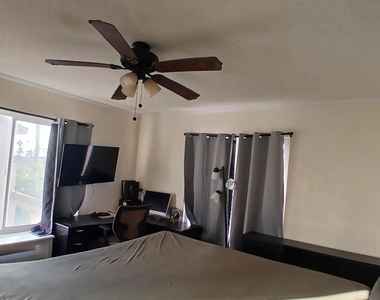 1641 Sunset Cliffs Blvd - Photo Thumbnail 9