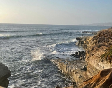 1641 Sunset Cliffs Blvd - Photo Thumbnail 6