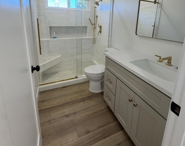 8 Madrid Avenue - Photo Thumbnail 10