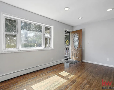 Lakeview Boulevard East - Photo Thumbnail 1