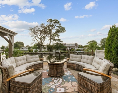 60 Alhambra Road - Photo Thumbnail 8