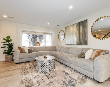 60 Alhambra Road - Photo Thumbnail 20