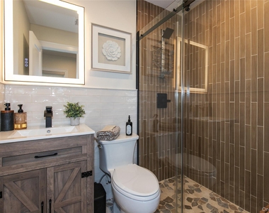 60 Alhambra Road - Photo Thumbnail 22