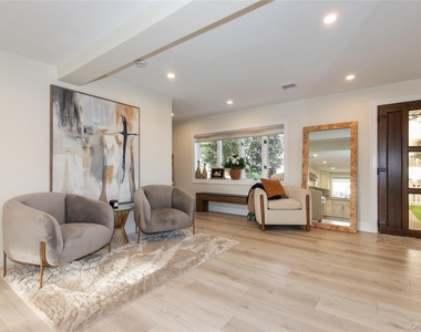 60 Alhambra Road - Photo Thumbnail 11
