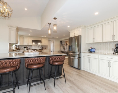 60 Alhambra Road - Photo Thumbnail 14