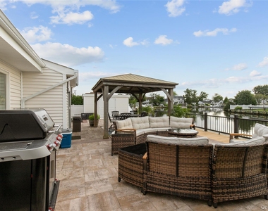 60 Alhambra Road - Photo Thumbnail 7