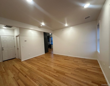 31 Benkard Avenue - Photo Thumbnail 9