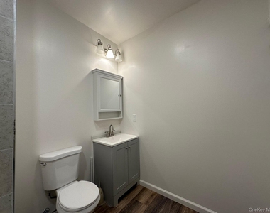 31 Benkard Avenue - Photo Thumbnail 12