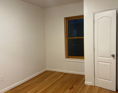 31 Benkard Avenue - Photo Thumbnail 17