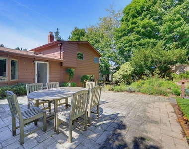 6 Lark Avenue - Photo Thumbnail 33