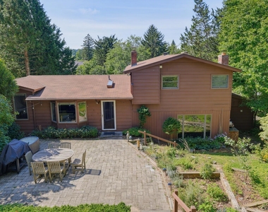 6 Lark Avenue - Photo Thumbnail 34
