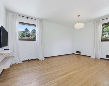 6 Lark Avenue - Photo Thumbnail 23
