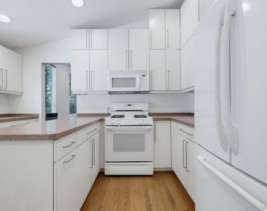 6 Lark Avenue - Photo Thumbnail 14