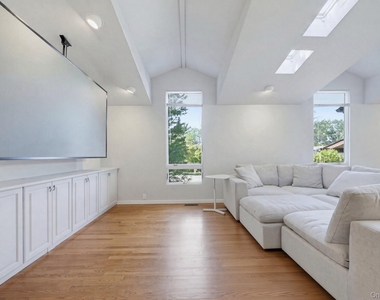 6 Lark Avenue - Photo Thumbnail 4