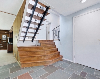6 Lark Avenue - Photo Thumbnail 3