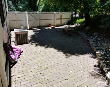 415 Myrtle Avenue - Photo Thumbnail 8
