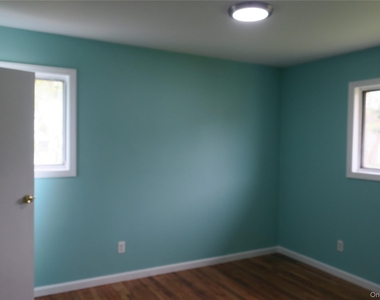 1703 Manatuck Boulevard - Photo Thumbnail 15